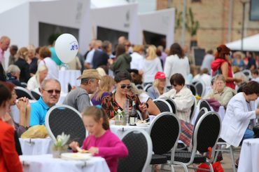 Второй год на Празднике Риги посетителей будет радовать “Ресторан Праздника Риги”