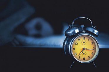Topi vesels – 9 veidi kā aizmigt, gulēt cieši un pamosties možam