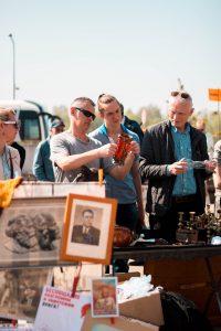 Brīvdanas andele Rīgas krāmu tirgus Spīķeros