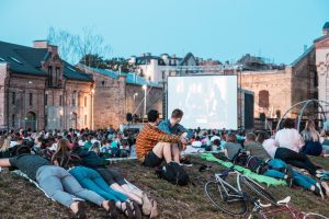 brīvdabas kino vakaru atklāšana Spīķeros