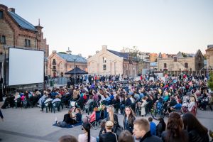 Brīvdabas kino vakari Spīķeru kvartālā